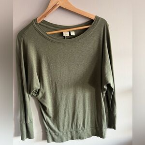Lucy & Laurel Sage Green Women's Sweatshirt